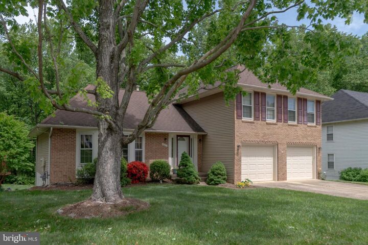 Property Photo:  4607 Tapestry Drive  VA 22032