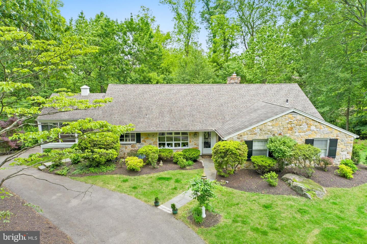 Property Photo:  1626 Mount Pleasant Road  PA 19085 