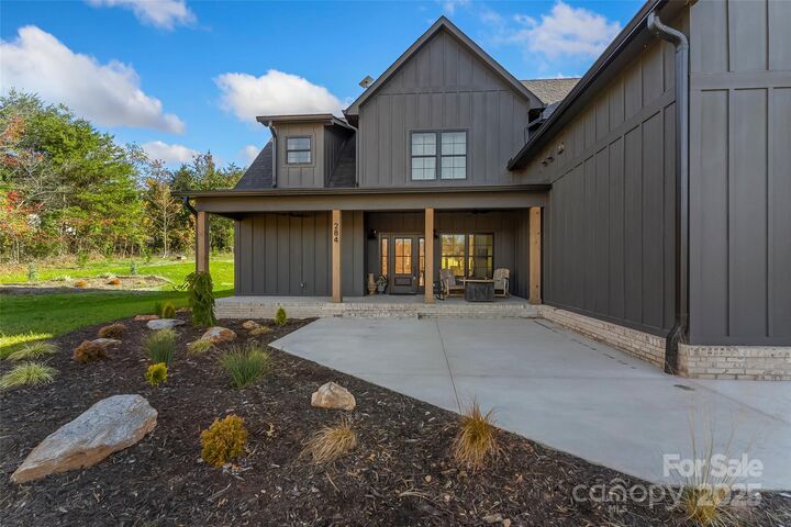 Property Photo: 284 Bent Creek Road NC 28761