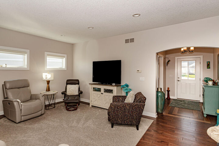 Property Photo:  478 Bella Vista Ct  IA 50124