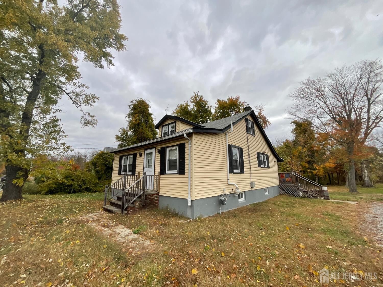 Property Photo:  313 Rhode Hall Road  NJ 08831 