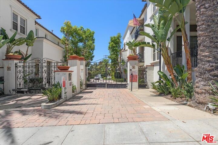 Property Photo: 1749 Grand Ave CA 90804