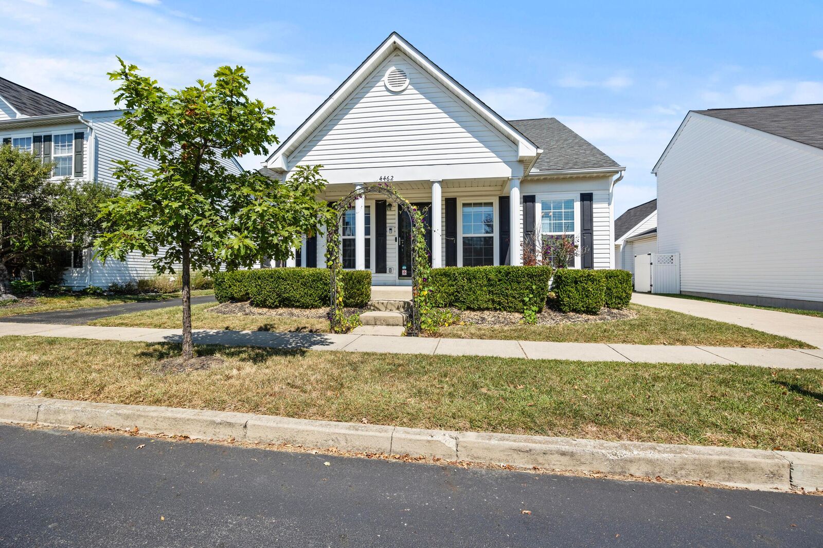 Property Photo:  4462 Alameda Drive  OH 43123 