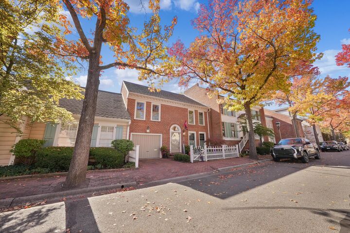 2231 Atlee Court  Columbus OH 43220 photo