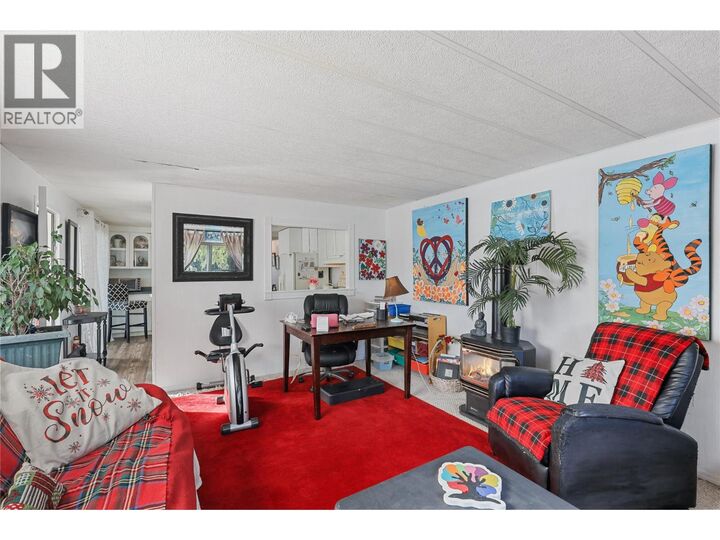 Property Photo: 2400 Oakdale Way 202 BC V2B 6W7