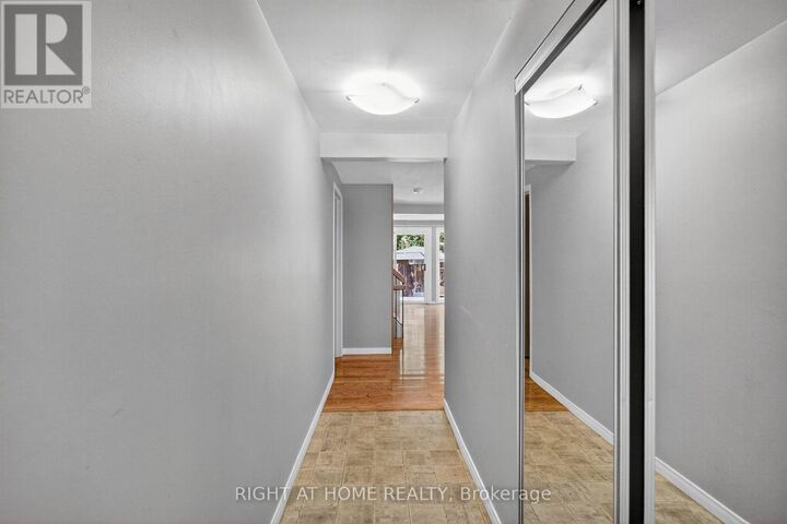 Photo de la propriété:  90 Sherway Drive  ON K2J 1N8