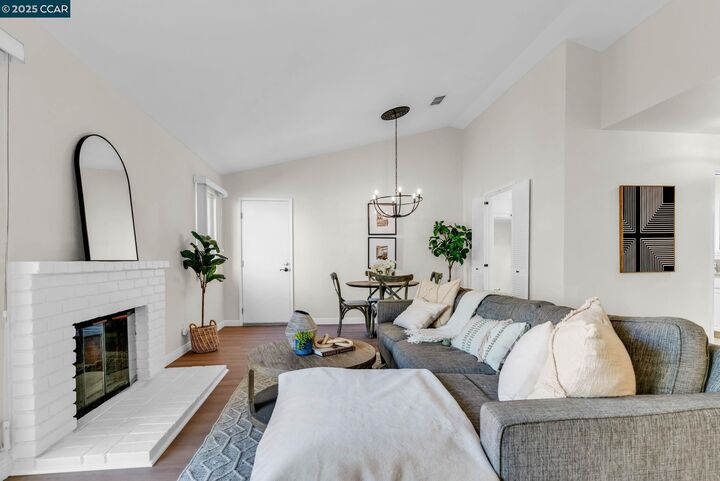 Property Photo: 7 Clark Creek Circle CA 94517