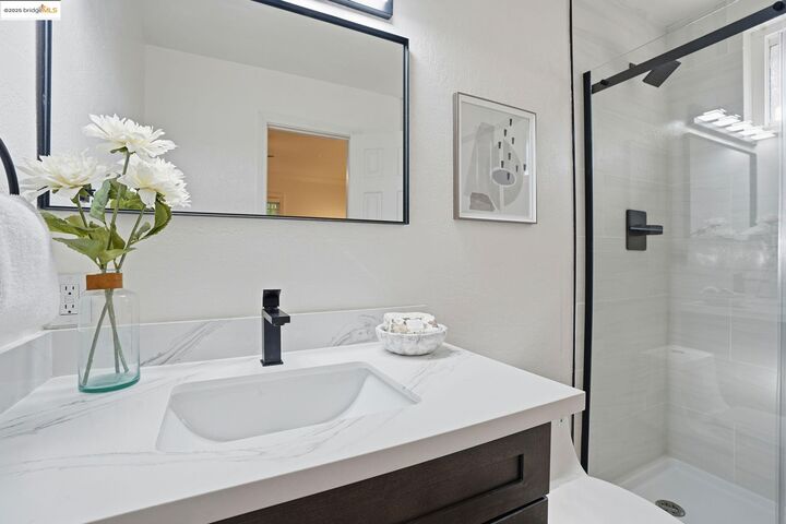 Property Photo:  168 High St  CA 94553 