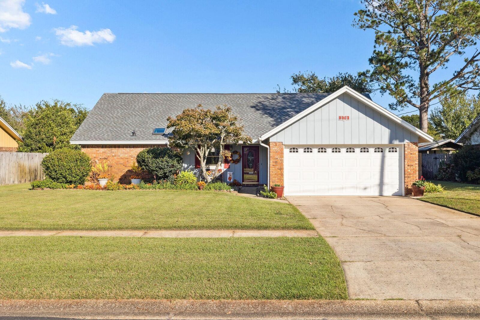 Property Photo:  370 Dawn Lane  FL 32569