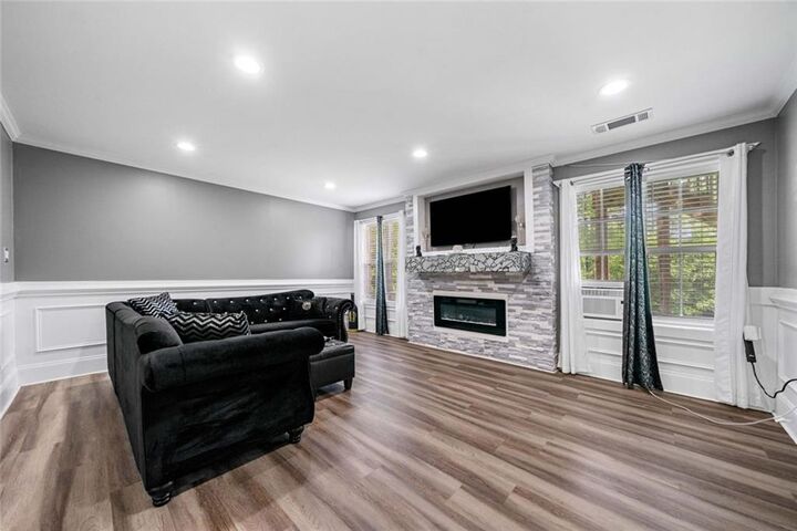 Property Photo:  209 Braemar Court Basement Apartment  GA 30253 