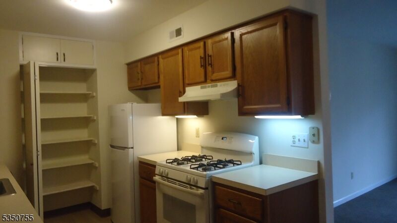 Property Photo:  50 John St 3B  NJ 07003