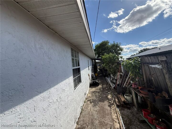 Property Photo:  514 W Hood Street  FL 33825