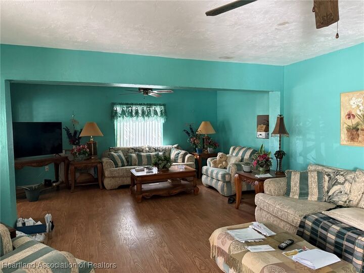 Property Photo: 514 W Hood Street FL 33825