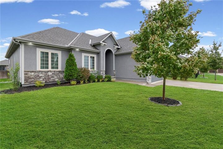 Property Photo:  4812 SW 5th Street  MO 64014 