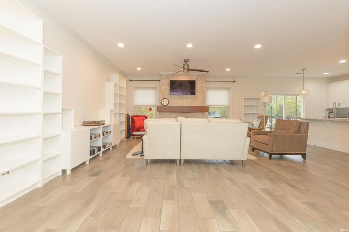 Property Photo: 5300 Gravenstein Court IN 47711