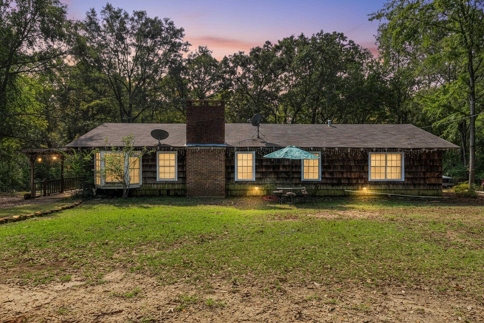 Property Photo:  186 Pine St  TX 75683 