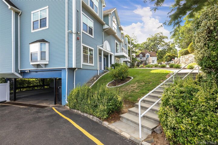 Property Photo:  2 Nob Hill Drive  NY 10523