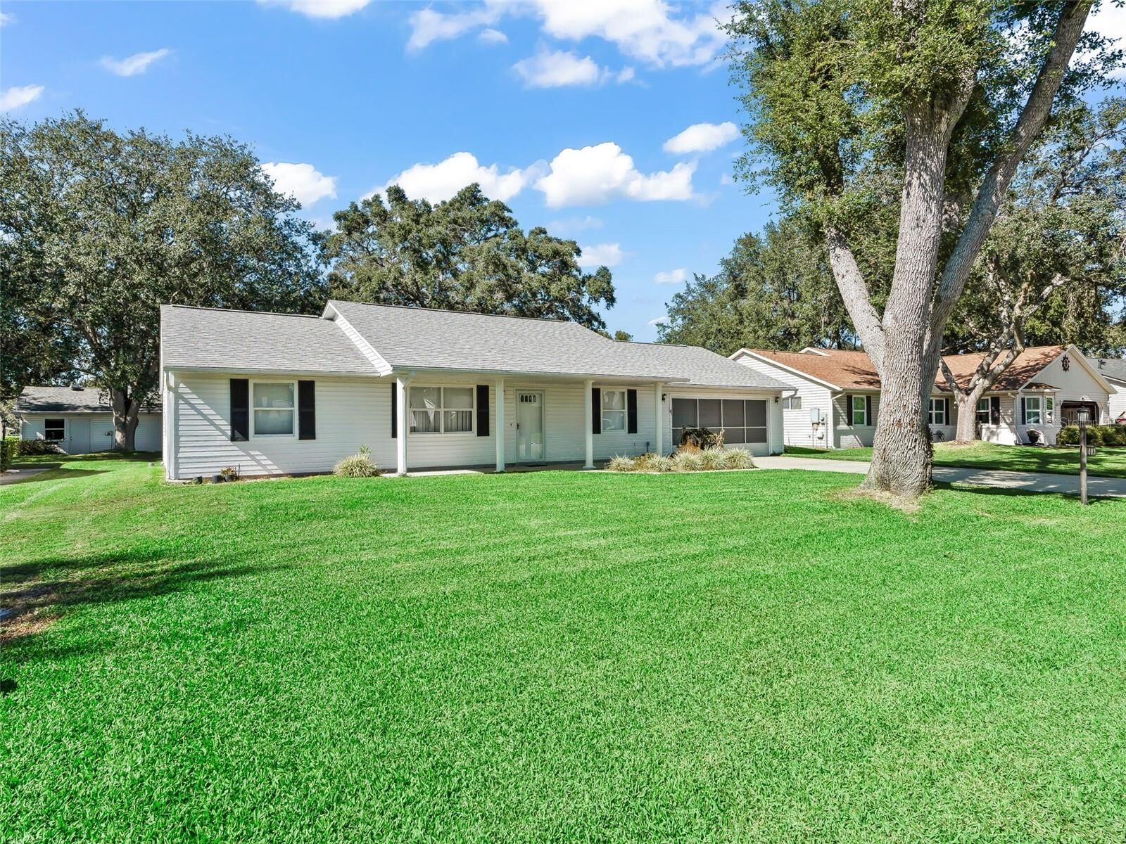 Property Photo: 1003 Dundee Circle Circle FL 34788
