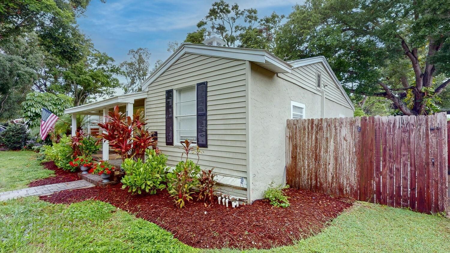 Property Photo:  1735 23rd Avenue N  FL 33713 