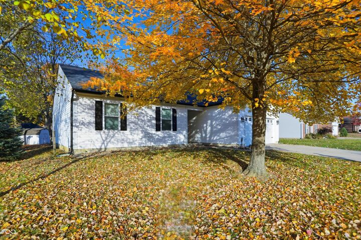 Property Photo: 530 Old Farm Road IN 46122