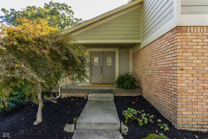 Property Photo:  9 Lakeview Court  IN 46033 