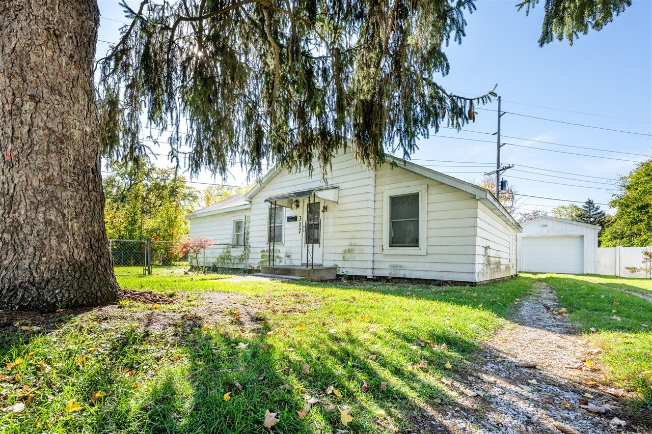 Property Photo:  317 S Harrison Street  MI 49103-1299 