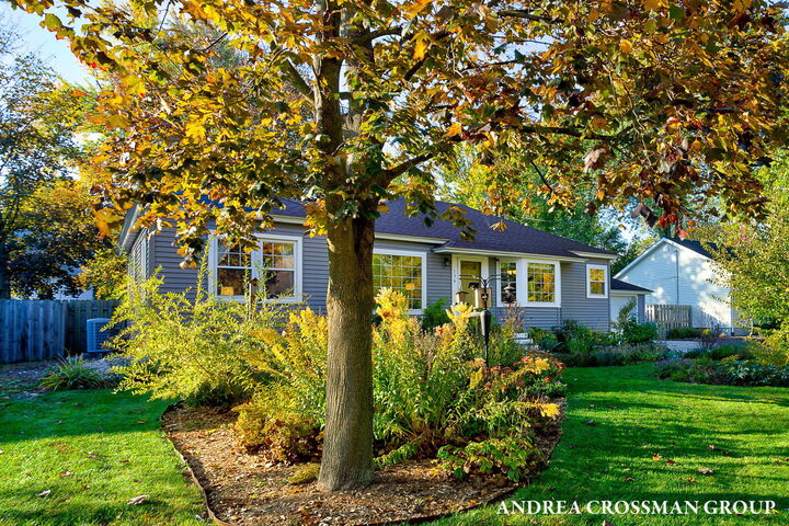 Property Photo:  136 E 39th Street  MI 49423 