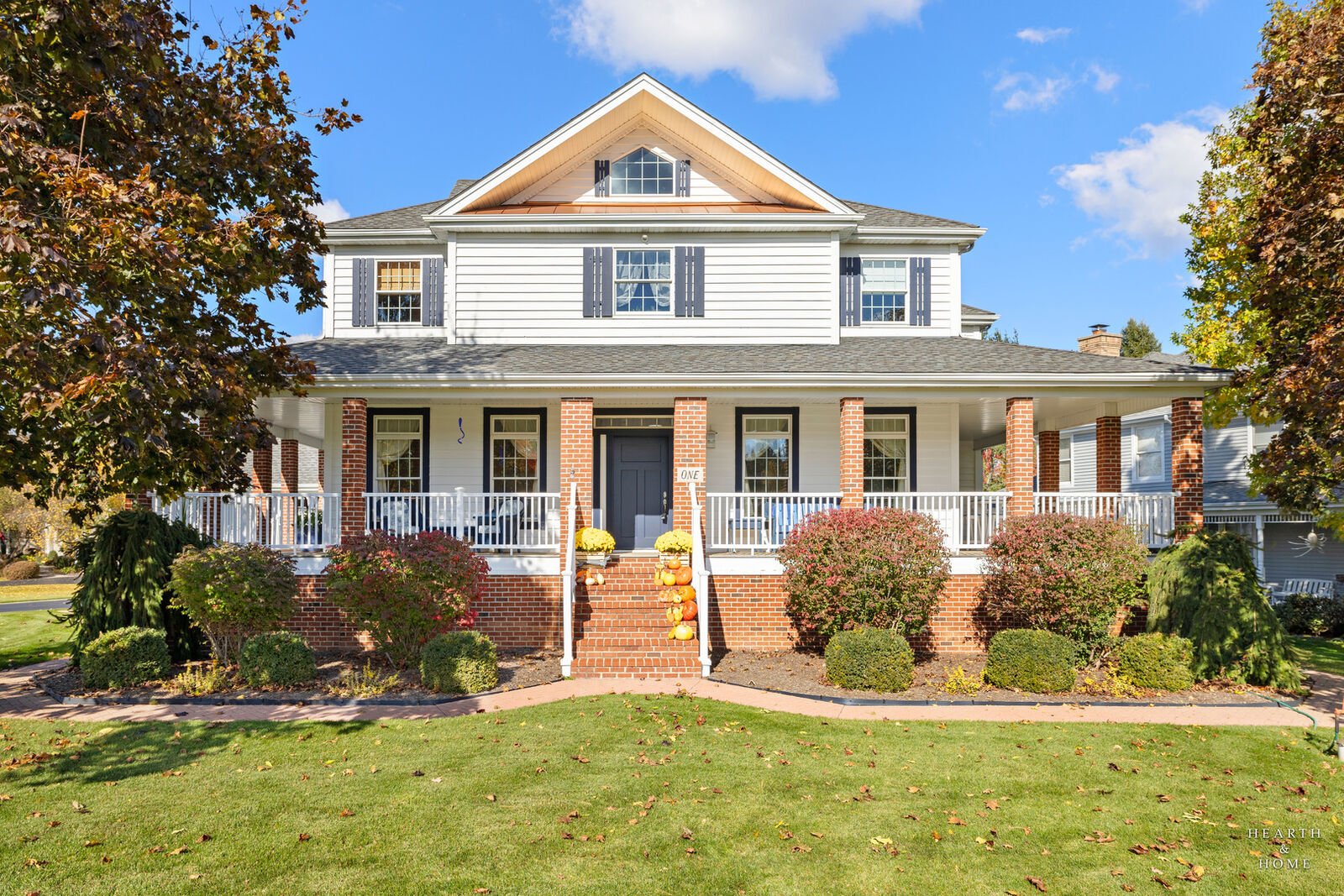 Property Photo:  1 Calais Court  IL 60013 