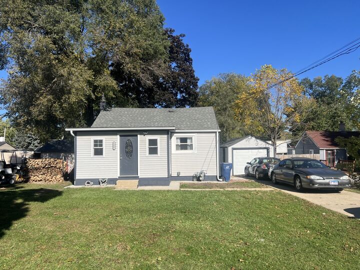 512 Montgomery Road  Montgomery IL 60538 photo