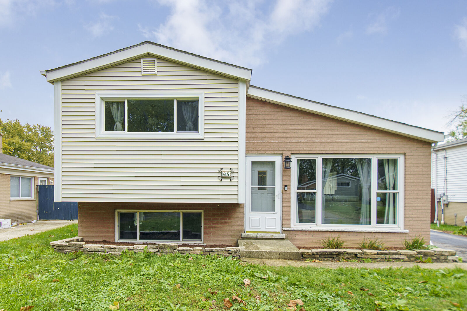 Property Photo:  63 S Main Street  IL 60137