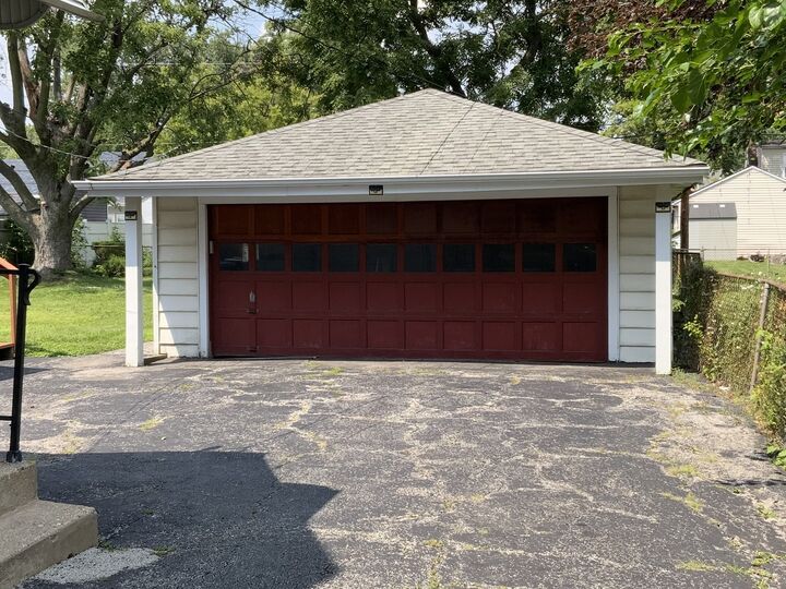 Property Photo: 248 E Lyndale Avenue IL 60164