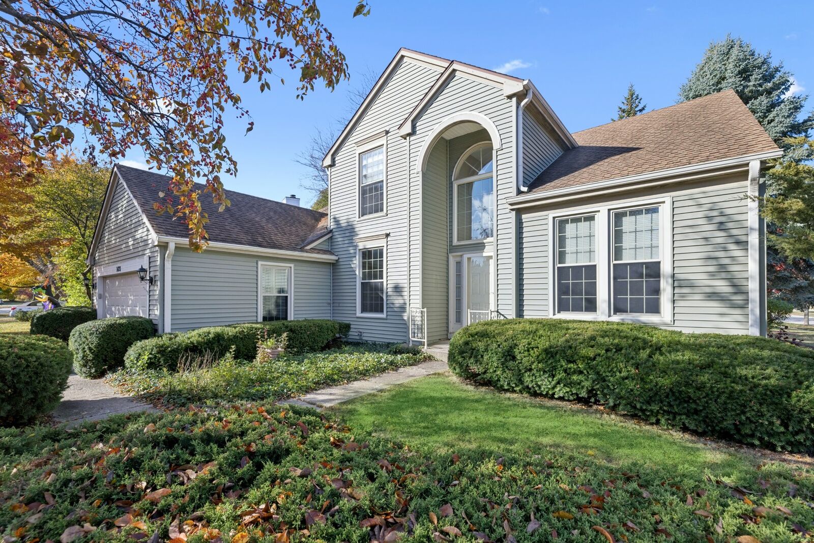 Property Photo:  1420 Trailwood Drive  IL 60014 