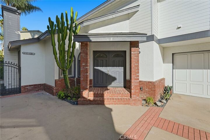 Property Photo:  2113 Marshallfield Lane B  CA 90278 