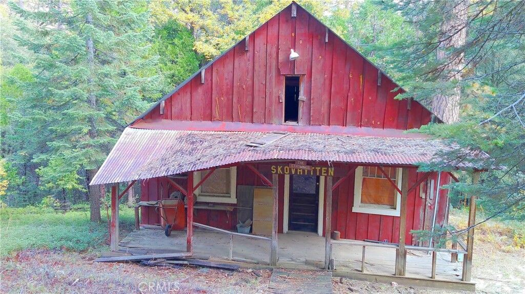 Property Photo: 6180 Chowchilla Mtn. Road CA 95338