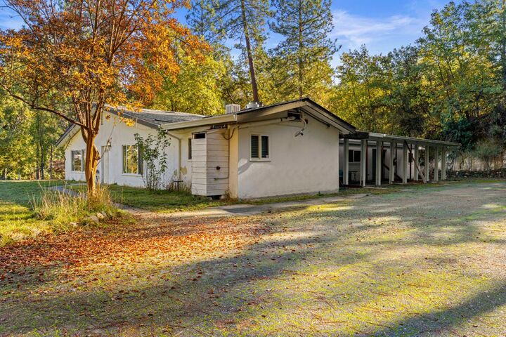 Property Photo: 1364 Ruthhaven Road CA 95667