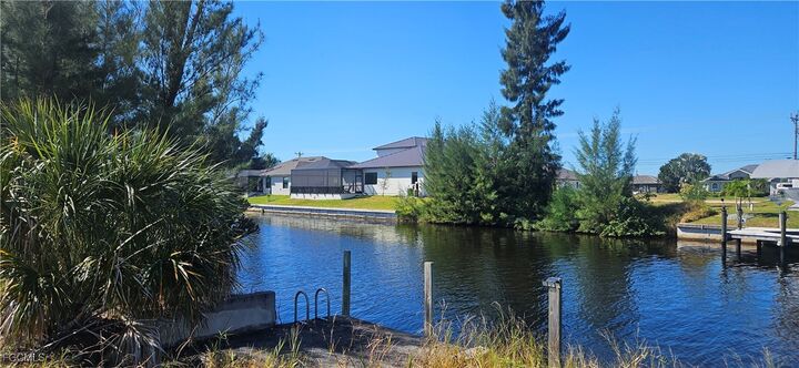 Property Photo: 1648 NW 39th Avenue FL 33993