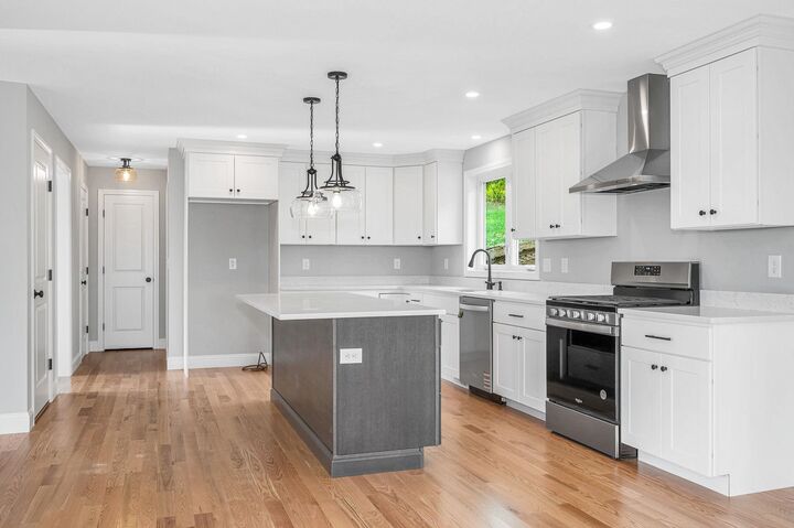 Property Photo:  59 Thistlewood Drive  NH 03076