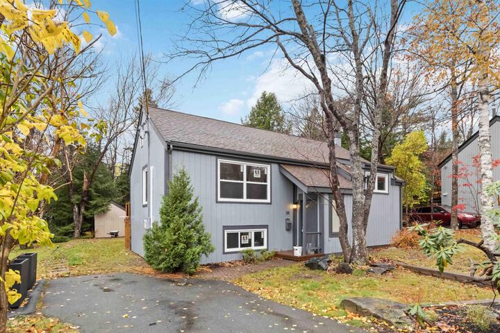 26 Village Crescent — photo 1