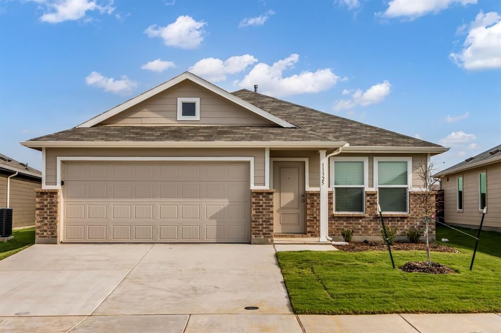 Property Photo: 11325 Rodeo Drive TX 76227