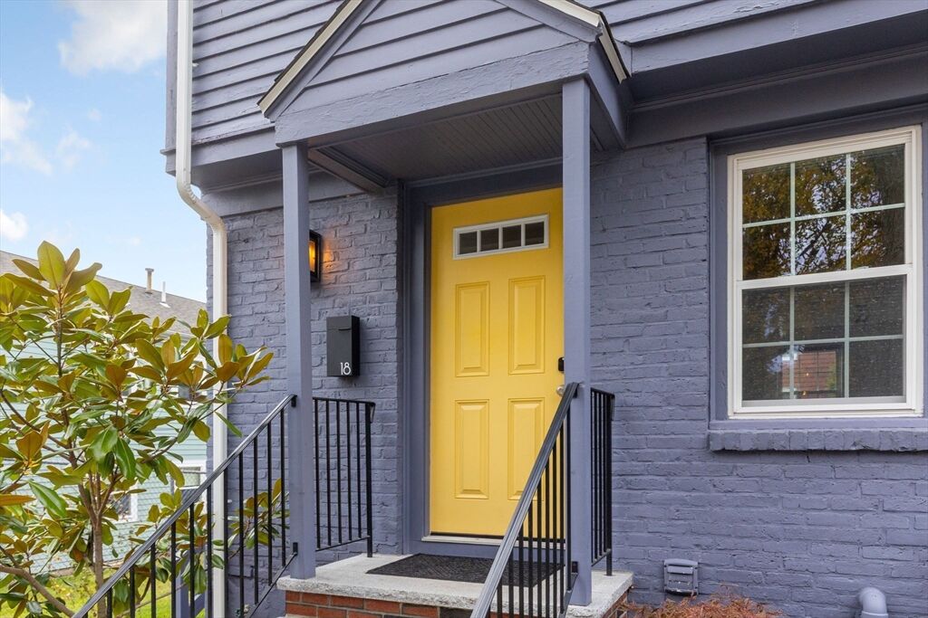 Property Photo:  18-20 Northbourne Rd 18  MA 02130 