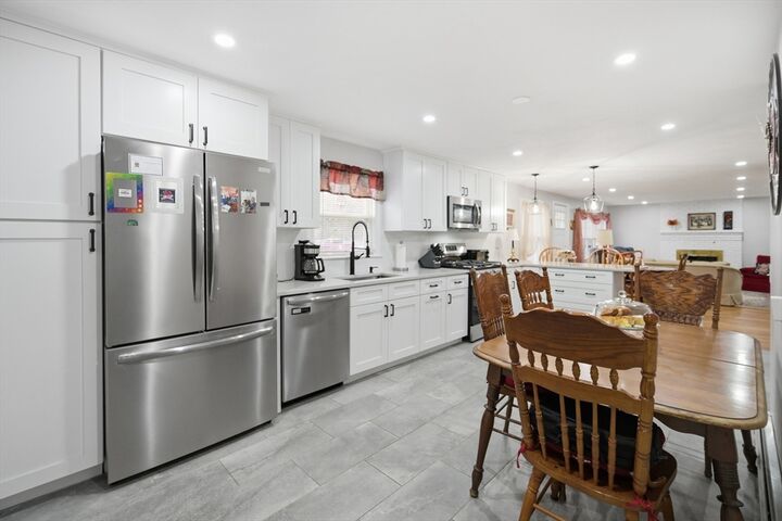 Property Photo:  2 Glen Forest Ln  MA 01844 