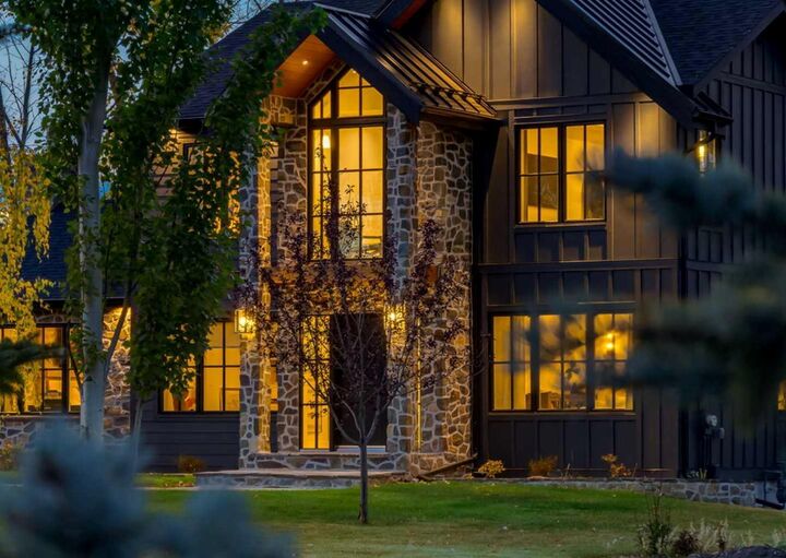 Property Photo:  3 Gracewood Grove  AB T2P 2G5 