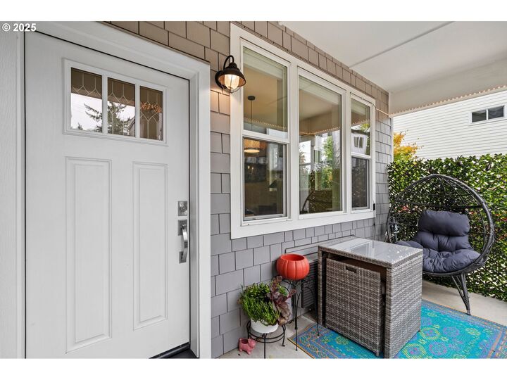 Property Photo:  116 NE 109th Ave  OR 97220 