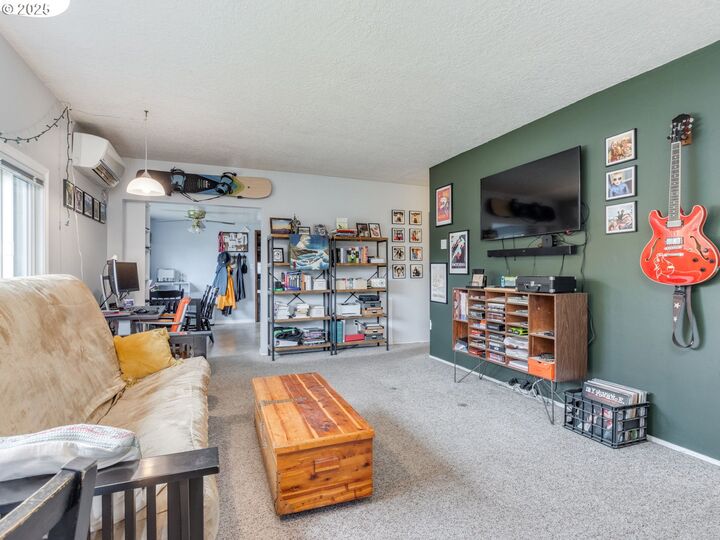 Property Photo:  9545 N Iris Way  OR 97203 