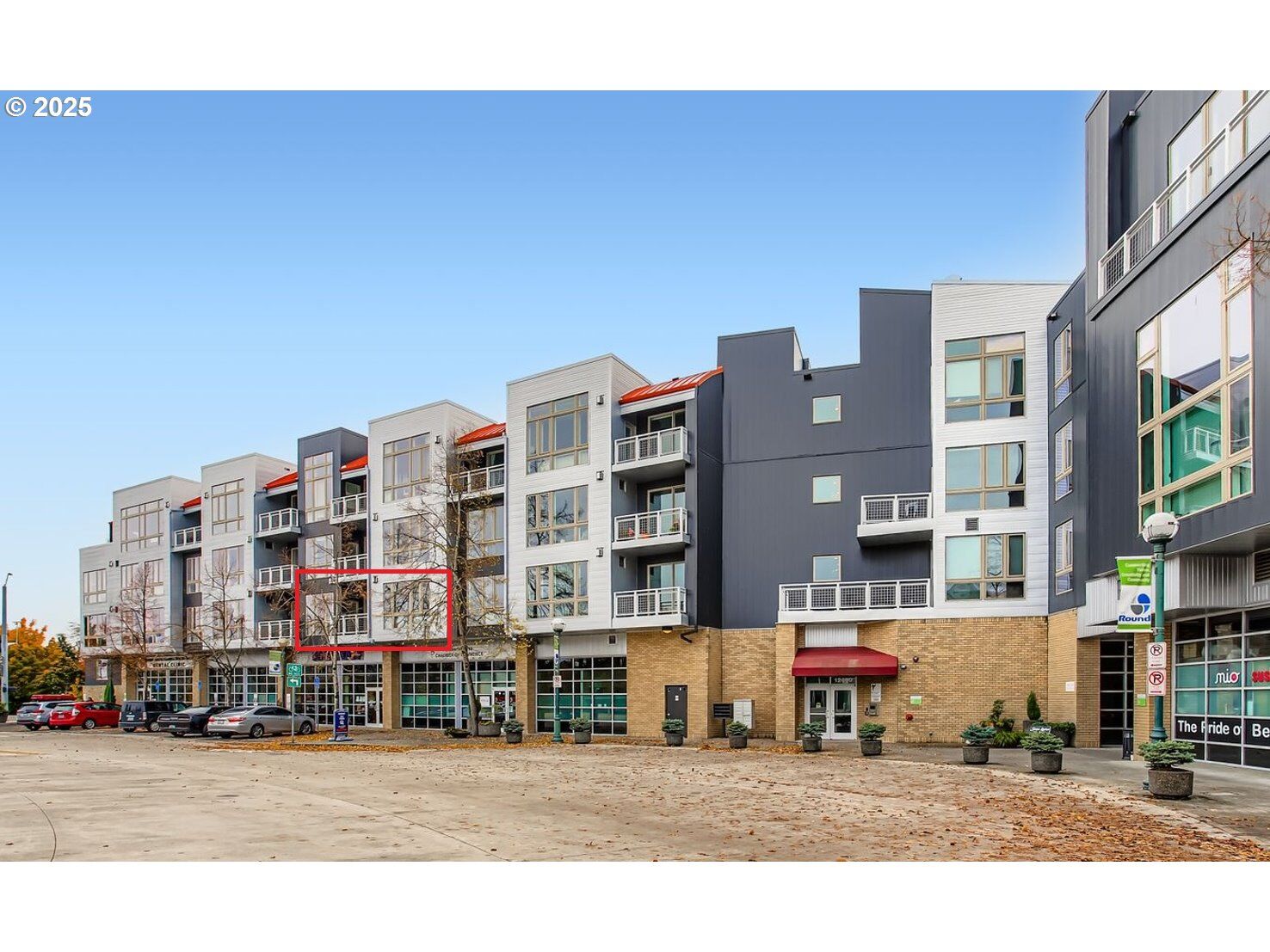 Property Photo: 12600 SW Crescent St 206 OR 97005