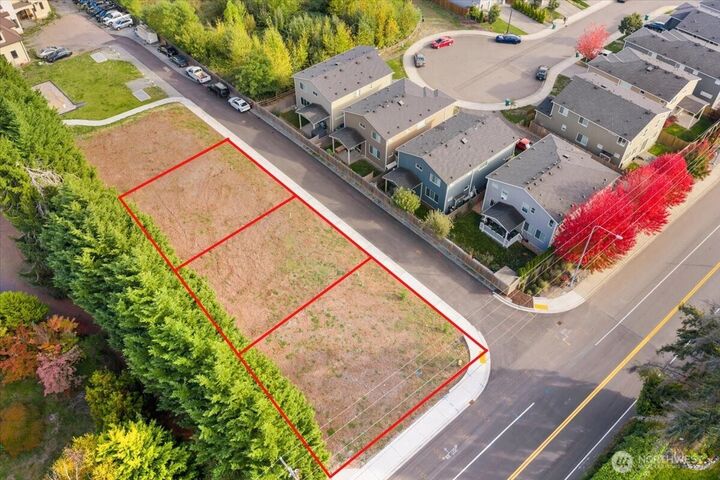 Property Photo:  372 Xx  29th Avenue S Lot 1  WA 98003 
