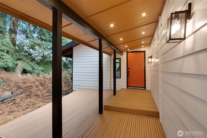 Property Photo:  5609  Henslin Drive SE  WA 98513 
