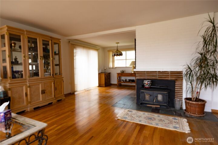 Property Photo:  2105  100th Avenue NE  WA 98004