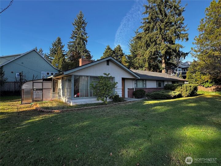 Property Photo: 2105 100th Avenue NE WA 98004