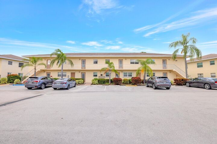 Property Photo: 2950 SE Ocean Boulevard 134-5 FL 34996